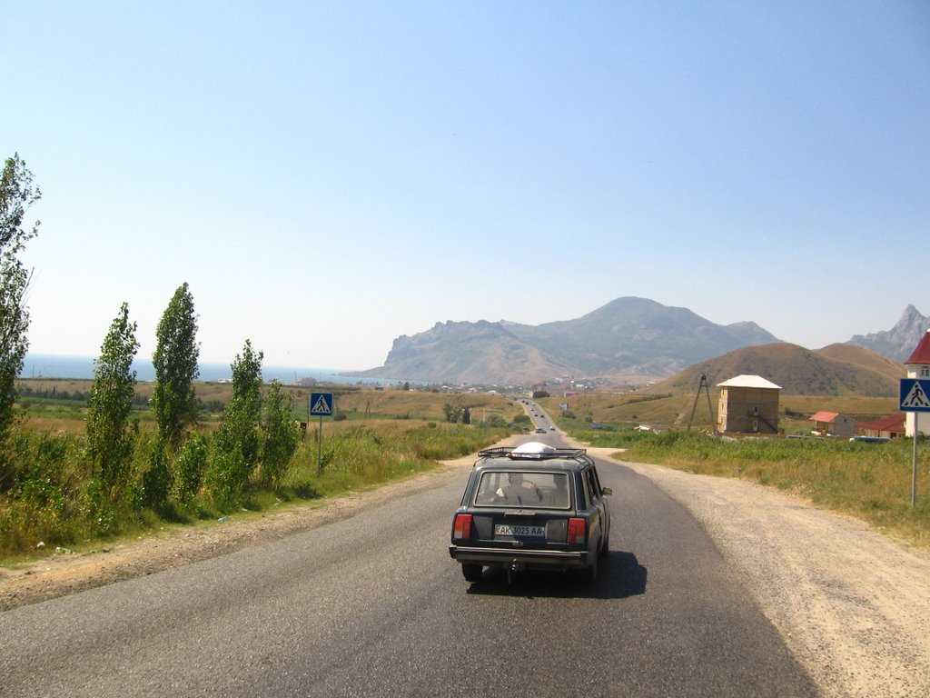 Biking in Crimea, Ukraine by Uuumberto