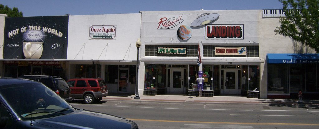 Roswell, New Mexico. The main drag in town. by civilwar