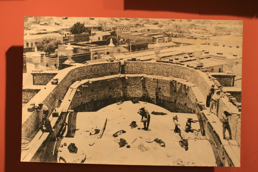 Picture Revolutionarios On Santuario Church Roof by saxxon