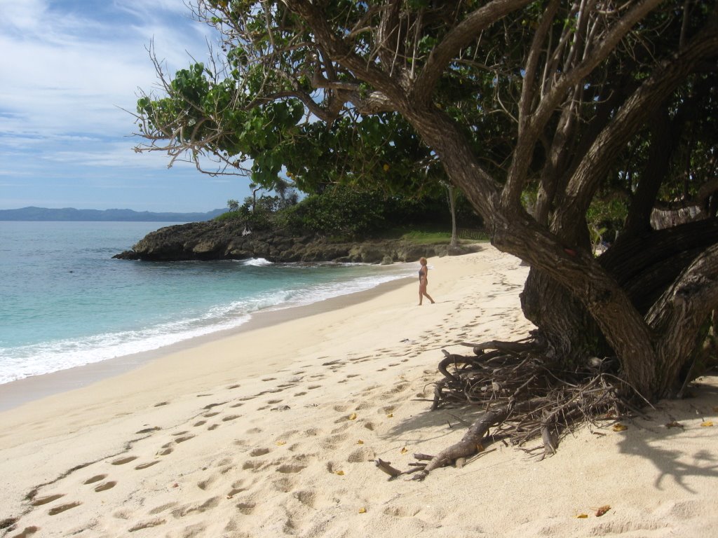 Cayo Levantado beach by Faso&Ange