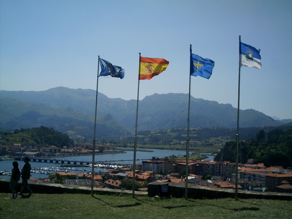 Ribadesella, Asturias, Spain by Heivan