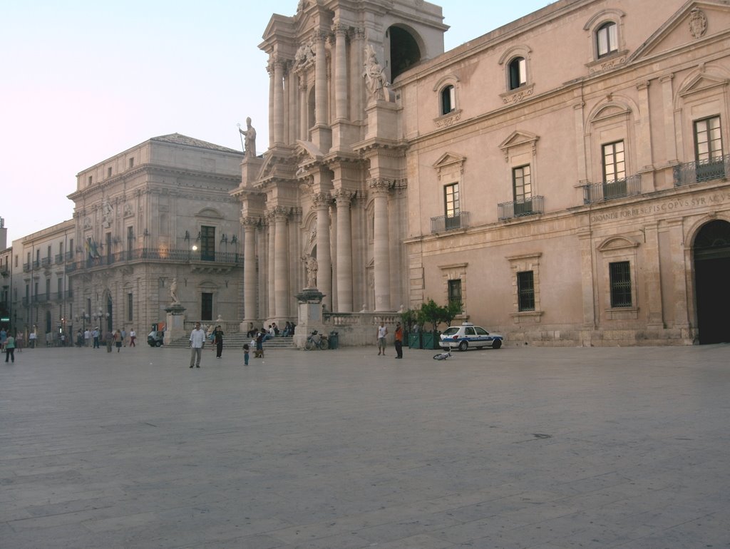 Piazza Duomo(Siracusa) by Björgvin Asgeirson