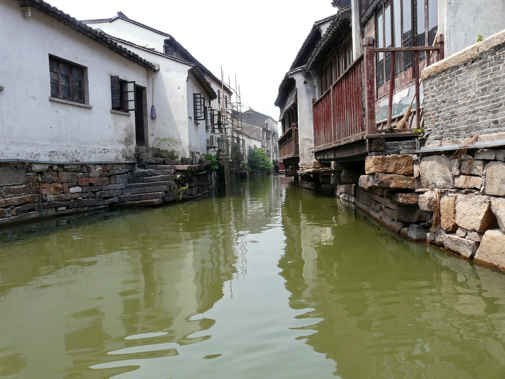 Old Suzhou, China. by Nicola e Pina China