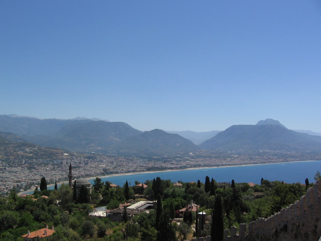 Alanya: vue de son château / view of from its castle by pingwi