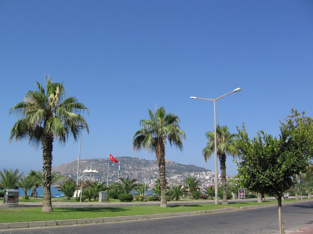 Alanya: promenade (Tokuş Blv/Keykubat) by pingwi