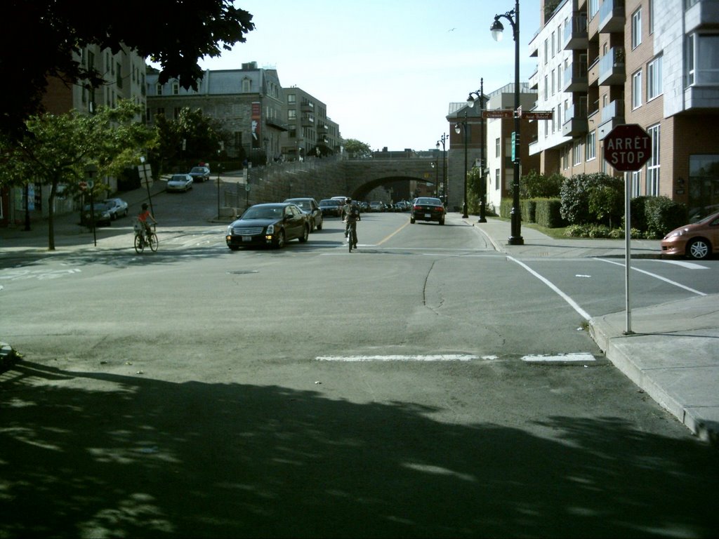 Intersection de Berri et de la Commune by Jeangagnon