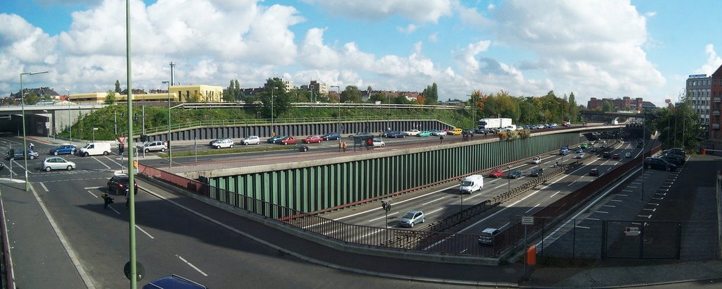 Autobahn A100 Höhe Bahnhof Südkreuz, Friedrich-Haak-Brücke, Tempelhof-Schöneberg, Berlin, Deutschland by Ralf Kühne