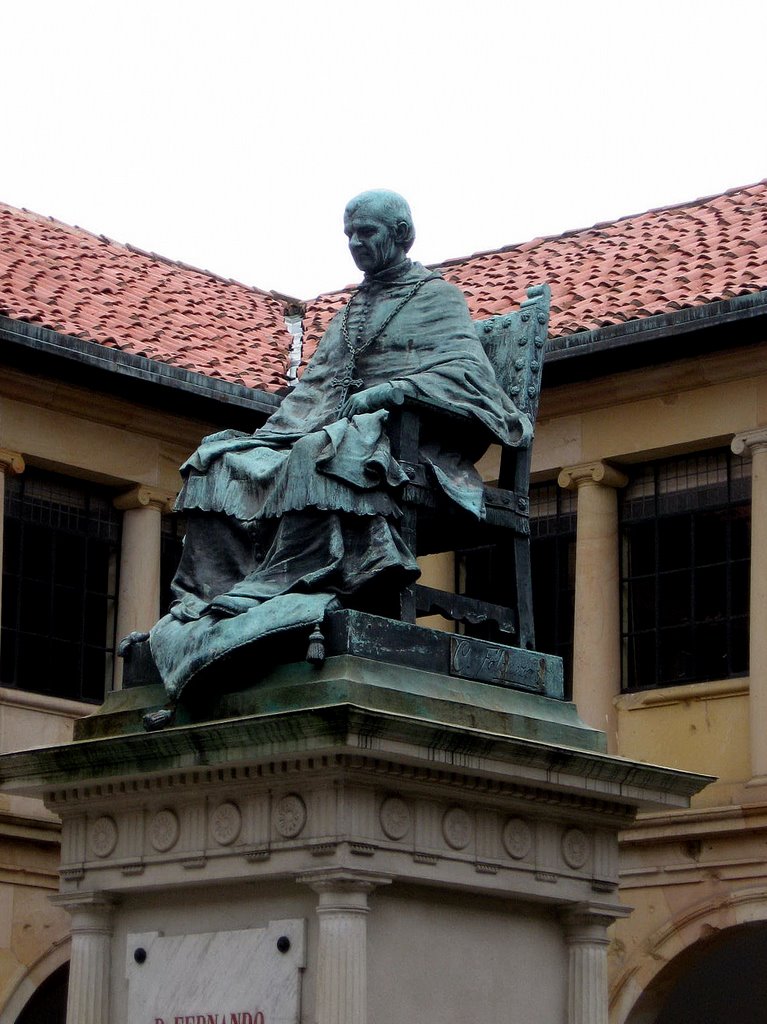 Esculturas, "Fernando Valdes Salas",Cipriano Folguera 1908, Oviedo, Asturias by Antonio Alba