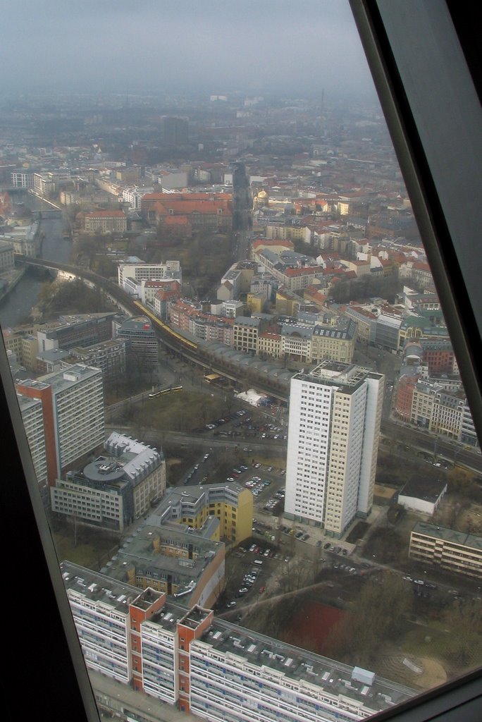 Fernsehturm Aussicht, Februar 2006 by saarfriese