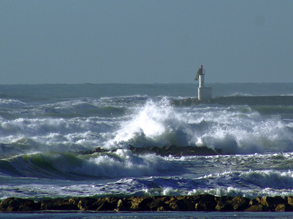 Coup de mer à Carnon. by pous jacques