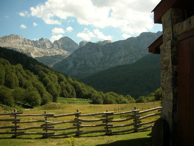 Vegabaño y Peña Santa, Picos de Europa, España by berti