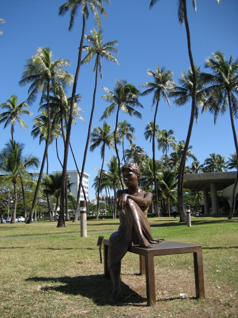 Honolulu Statue by Peter Gill | UK