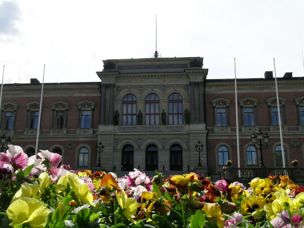 Uppsala University main building in June by Thomas Kehlenbeck