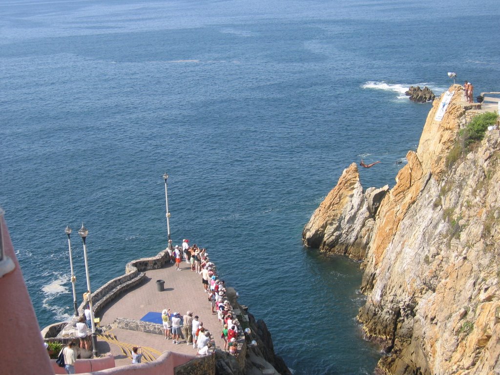 Acapulco cliff divers by Steven James