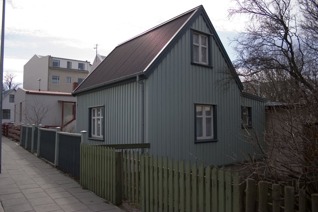 Litle old house Reykjavík Mar 2007 by Ingolfur Bjargmundsson