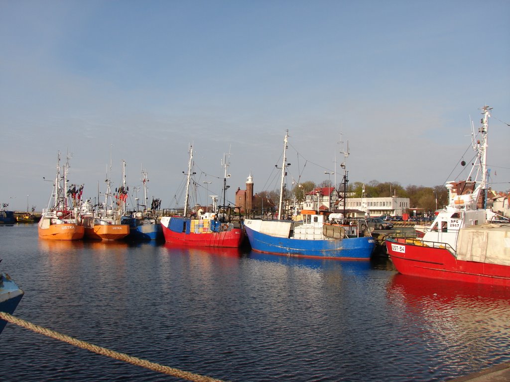 Harbor in Ustka by aqunio