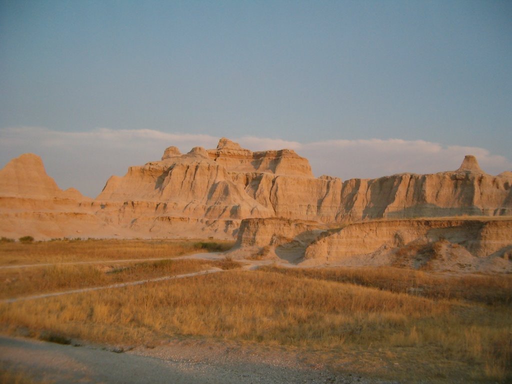 Trail on the north entrance of Badlands N.P. by profefraguas