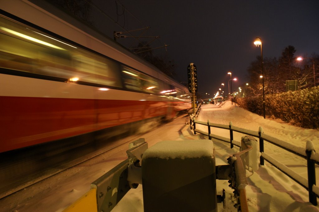 Train to Trondheim / Pociąg do Trondheim ( 06,12,08 ) by Marcin_Gc