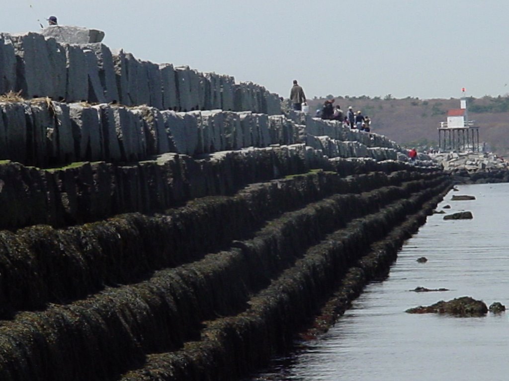 Gloucester Breakwater by Ratbas