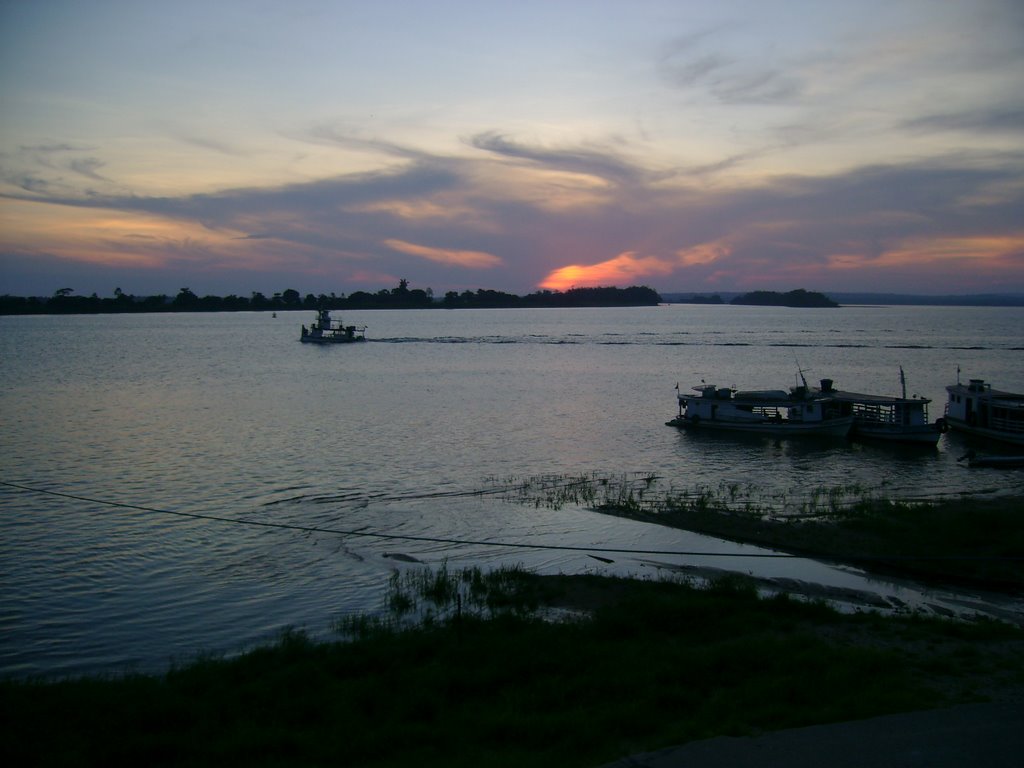 Pôr-do-sol no Rio Trombetas - Oriximiná-PA by Ricardo Malta