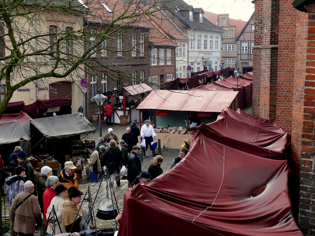 Historischer Weihnachtsmarkt Lüneburger Altstadt - Blick auf den Markt by Robert (elch)