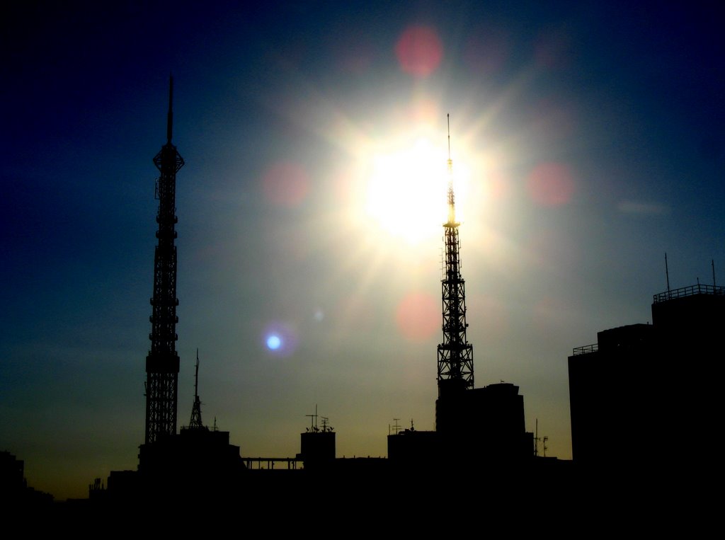 Sunset and towers - São Paulo by Joannis Mihail Mouda…