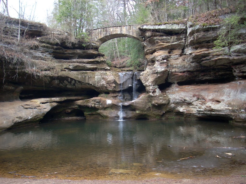 Old Man's Cave (Upper Falls) by Mathieu Farrand