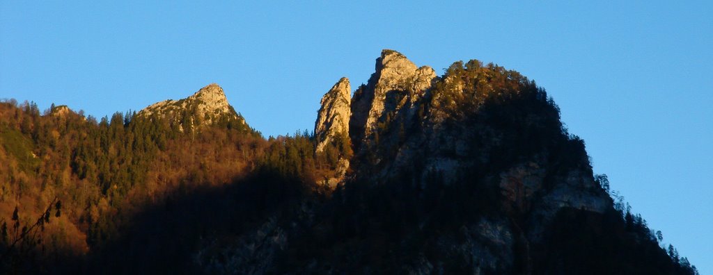 Die "Berchtesgadener Hexe": Signalkopf und Rotofentürme im östlichen Lattengebirge by antenberger