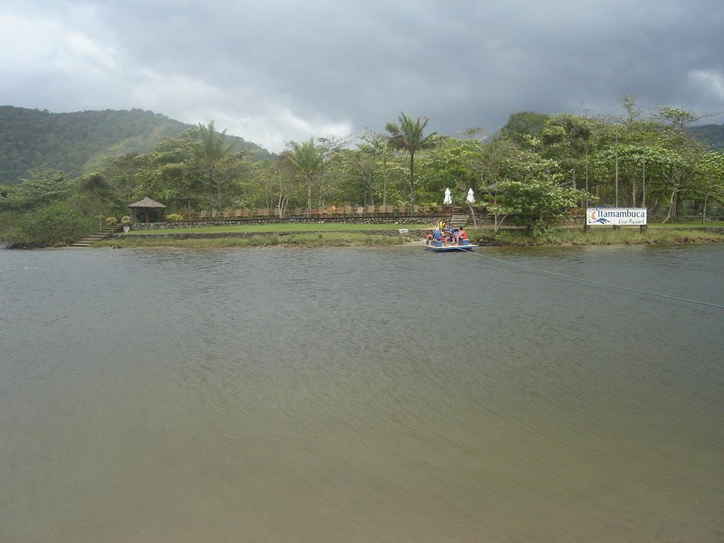 Praia do Itamambuca, Ubatuba - SP, Brazil by Gabriel Lago