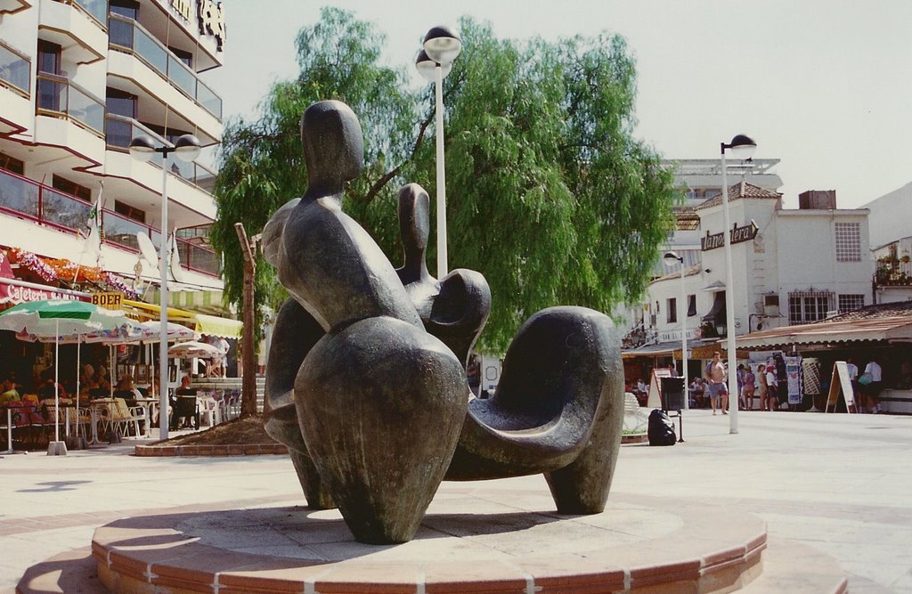 1994 Plaza cerca de la Nogalera by Carmen Peña