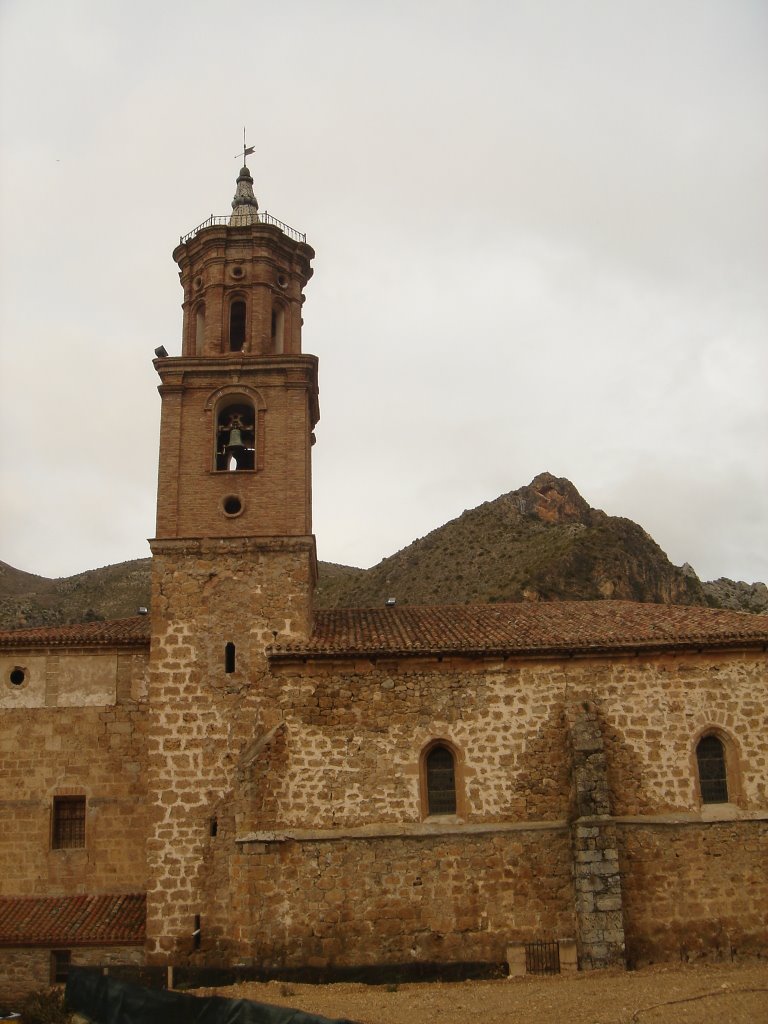 Iglesia en Arnedillo by Alberto R