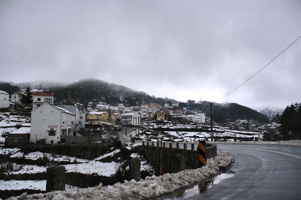 Sabugueiro, aldeia da Serra da Estrela by placosta