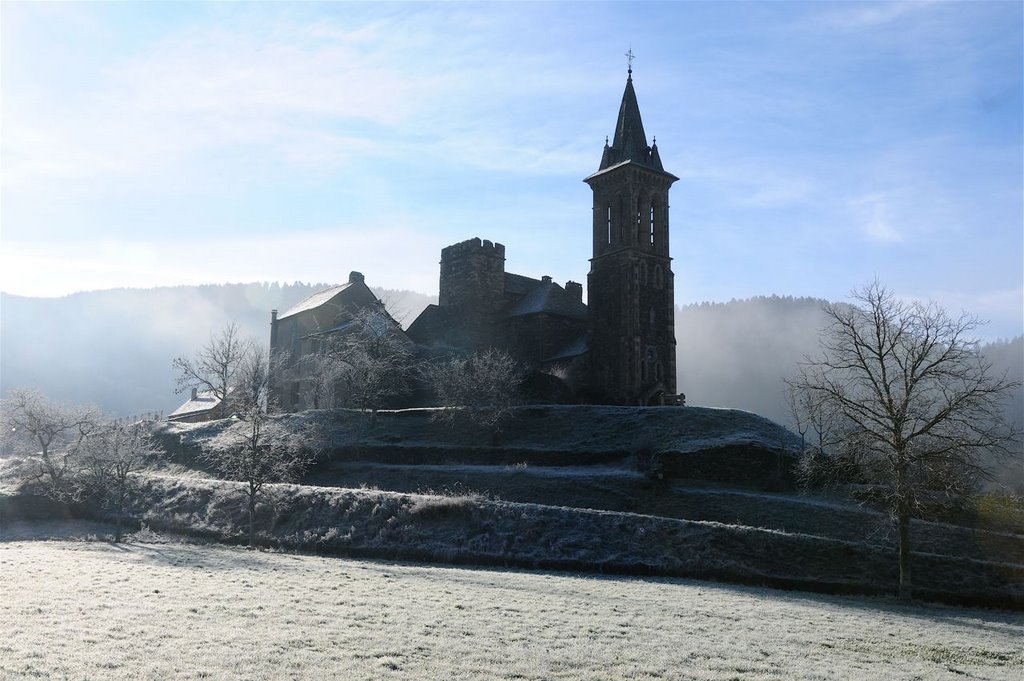 La Collégiale de Bédouès en hiver by Michel GIGUET