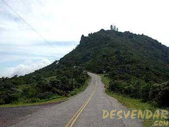 Estrada subindo a Serra da Piedade by Matheus castelar