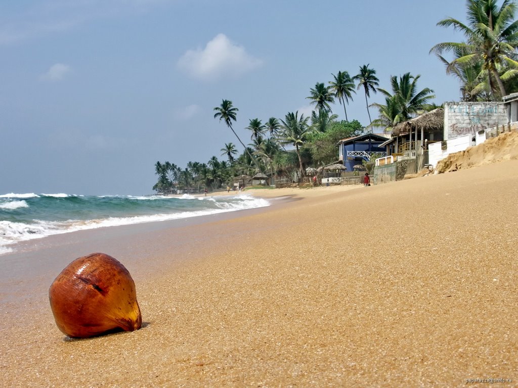 Sri Lanka Hikkaduwa Beach by paparazzistas