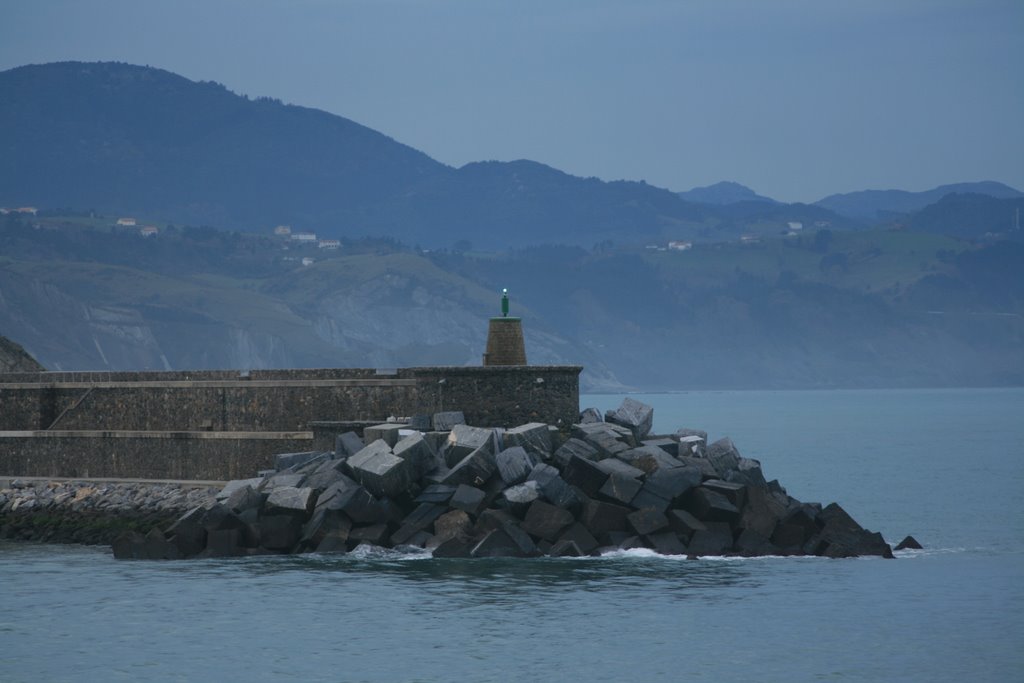 Faro Zumaia by Pablo Cabanillas