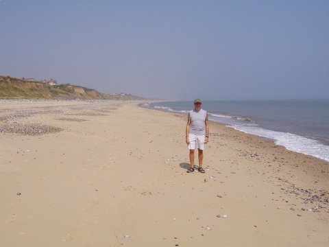 Caister Beach, Norfolk, England by kiwiray33