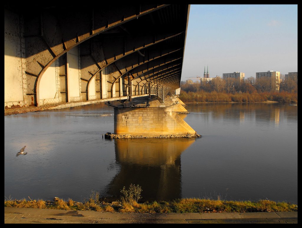 Pod mostem.... - Under the bridge..... by jadransko