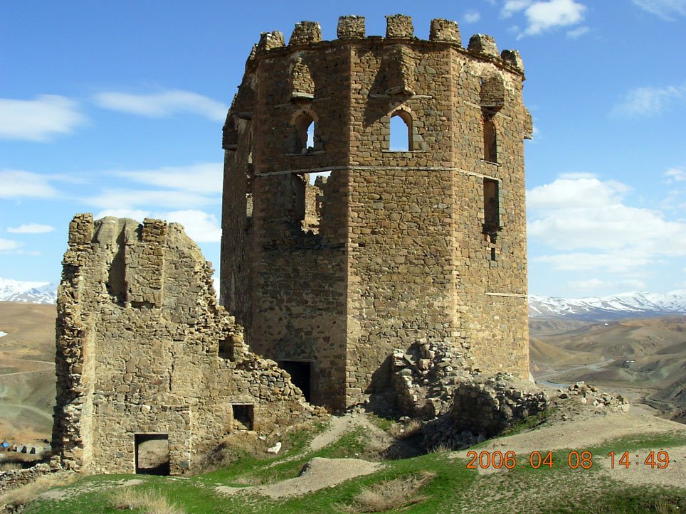 TURKEY_KURDISTAN_Güzelsu_Hoşap castle-17th cent. by davidadamex