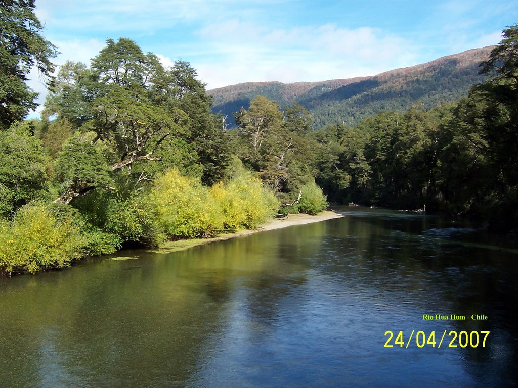 Rio Pirehueico 2 - Chile by jcarosio