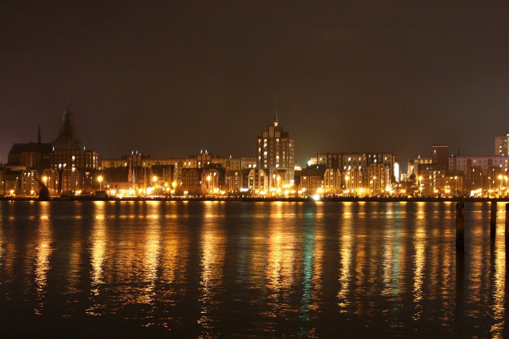 Stadthafen Nachtpanorama by Andreas Kröppelien E…