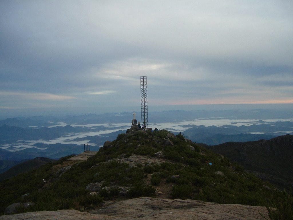 Pico da Bandeira by sergio Manzato