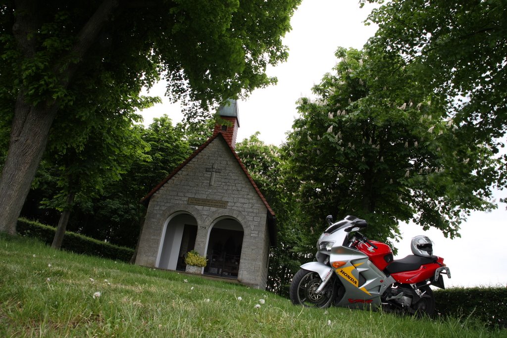 Himmelsberg Kapelle (Altenheerse) by WitoldPB