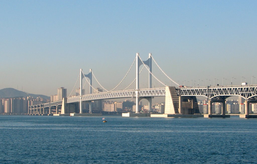 釜山広域市　The Gwangan Bridge (広安大橋) by Yoshio Kohara