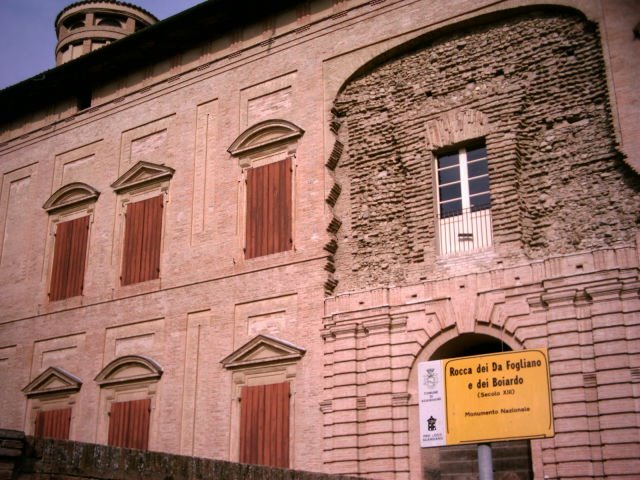 Rocca dei Boiardo - il portone d'ingresso by mirtillause