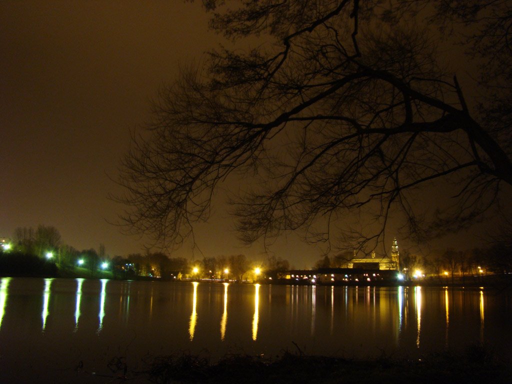 Kartuzy - jezioro klasztorne nocą by QaDo