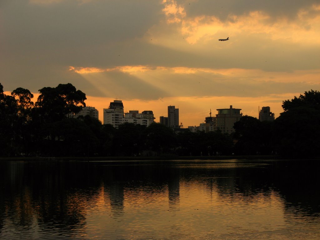 Ibirapuera Sunset | with airplane by Joannis Mihail Moudatsos