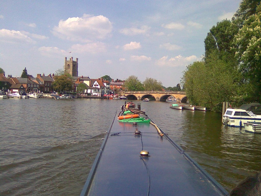 Limoni at Henley Bridge, Henley on Thames, Oxfordshire 11/5/2008 by Narrowboat Limoni (A…