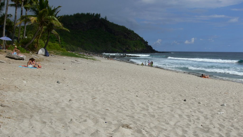 Plage de Grand'Anse (Ile de la Réunion) by Naru Kenji