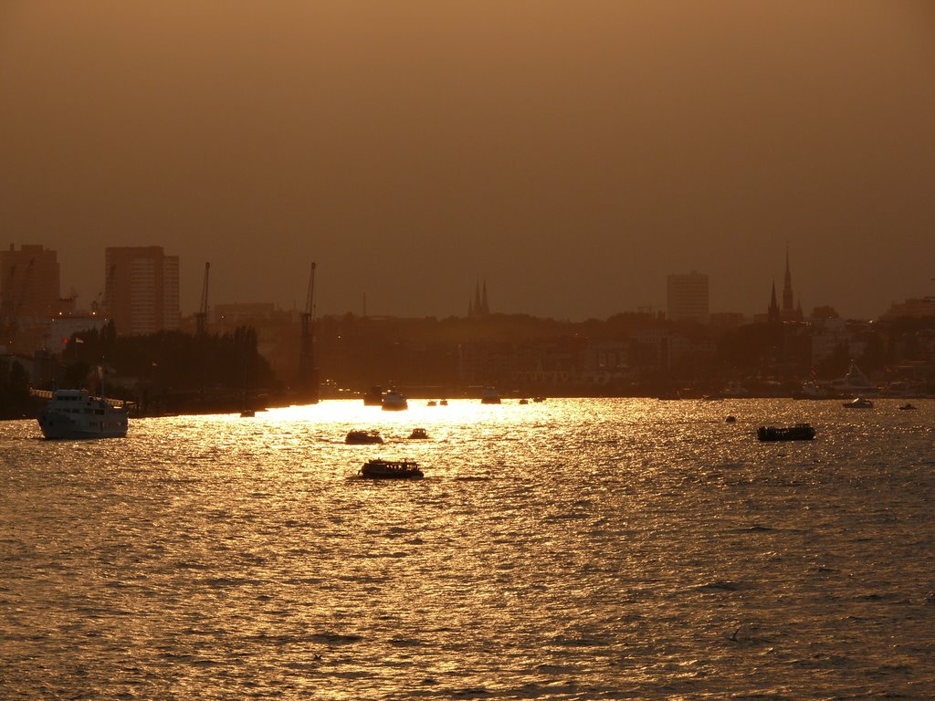 Harbour sundown by mathiassw